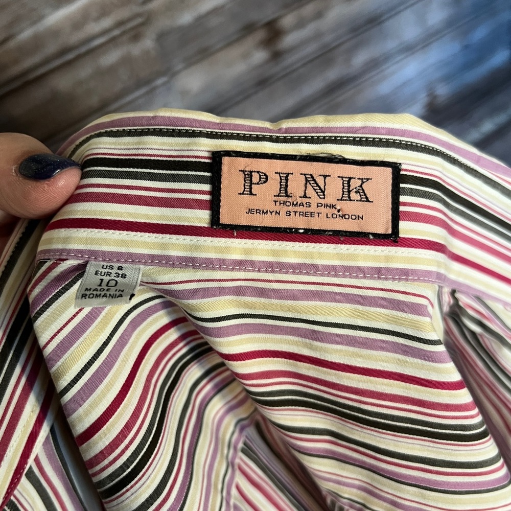 5/$10 Pink by Thomas Pink Fitted Button up Blouse Size 8 - Picture 5 of 6